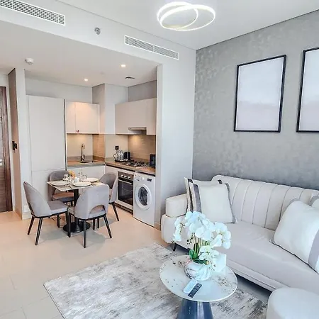 Stay By Latinem Luxury 1Br Holiday Home Cvr A1413 Near Burj Khalifa دبي المظهر الخارجي الصورة