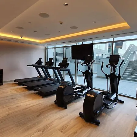 Stay By Latinem Luxury 1Br Holiday Home Cvr A1413 Near Burj Khalifa دبي المظهر الخارجي الصورة