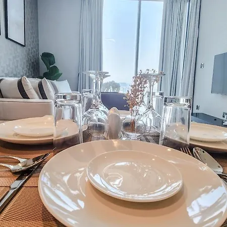 Stay By Latinem Luxury 1Br Holiday Home Cvr A1413 Near Burj Khalifa دبي المظهر الخارجي الصورة